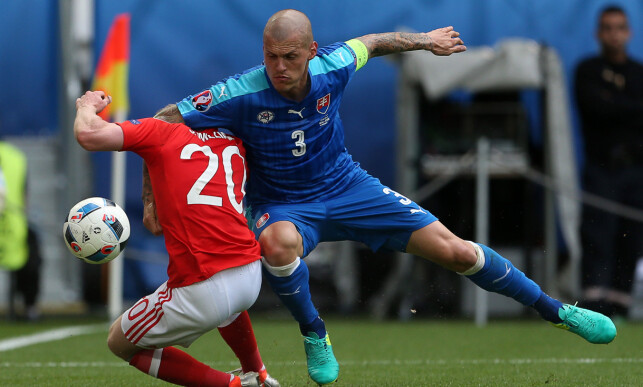 ALBUET MOTSPILLER: Skrtel plantet albuen i ansiktet på Jonathan Williams i første omgang. Foto: Scanpix ALBUET MOTSPILLER: Skrtel plantet albuen i ansiktet på Jonathan Williams i første omgang. Foto: Scanpix