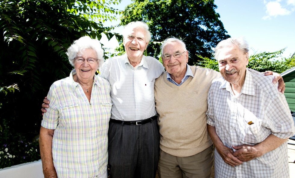 ROALD DAHLS TREMENNINGER: Fra venstre: Ragnhild Dahlen (84), Reidar Huth (87), Arne Huth (90) og Bjarne Robert Huth (92). Foto: John Terje Pedersen / Dagbladet ROALD DAHLS TREMENNINGER: Fra venstre: Ragnhild Dahlen (84), Reidar Huth (87), Arne Huth (90) og Bjarne Robert Huth (92). Foto: John Terje Pedersen / Dagbladet