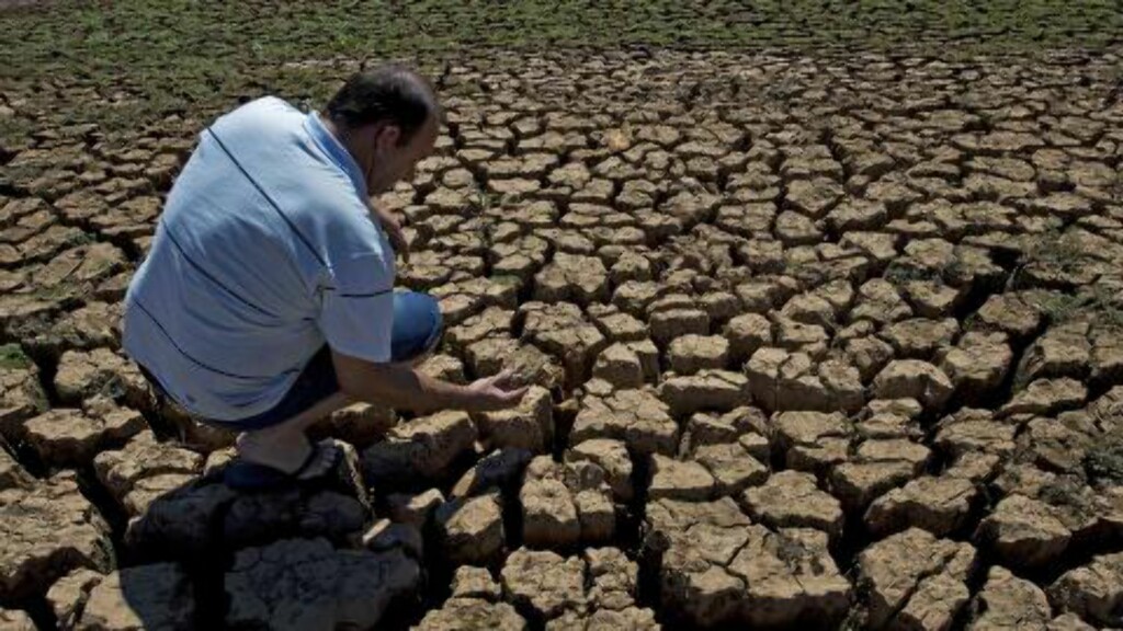 :OGSÅ TØRRLAGT Dette bildet fra august 2014 viser en annen tørrlagt demning, 10 mil utenfor Sao Paolo. Foto: Nelson Almeida / AFP / NTB Scanpix :OGSÅ TØRRLAGT Dette bildet fra august 2014 viser en annen tørrlagt demning, 10 mil utenfor Sao Paolo. Foto: Nelson Almeida / AFP / NTB Scanpix