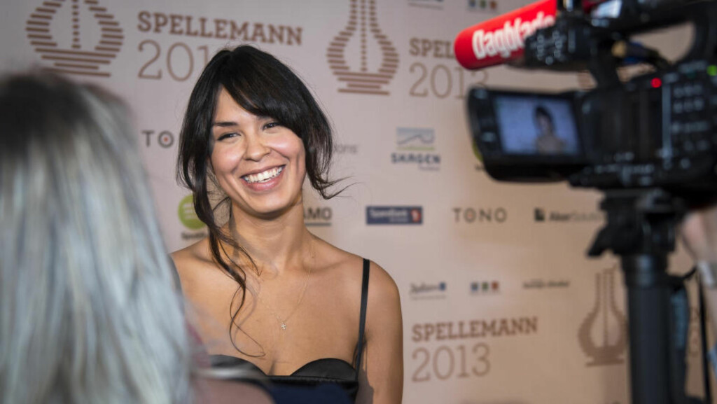 ALBUMAKTUELL. Maria Mena har gitt ut ny skrive, men har ingen planer om å lese anmeldelsene.
Her på den røde løperen før Spellemannsprisen 2013
Foto: Carina Johansen / NTB Scanpix ALBUMAKTUELL. Maria Mena har gitt ut ny skrive, men har ingen planer om å lese anmeldelsene.
Her på den røde løperen før Spellemannsprisen 2013
Foto: Carina Johansen / NTB Scanpix