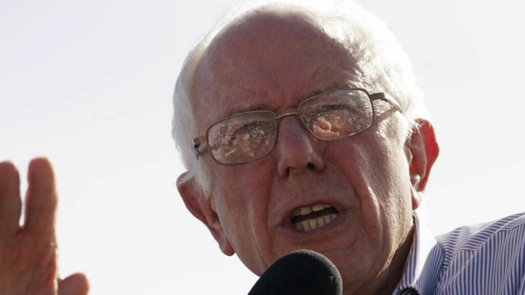 VISER SEG FRAM: Den 74 år gamle senatoren Bernie Sanders har skapt noe av begeistringen blant unge og radikale som Barack Obama greide å skape i sin tid. På tirsdag får han vist seg fram samen med de andre som ønsker å bli Demokratenes presidentkandidat. Foto: Rick Wilking/ Reuters / NTB scanpix VISER SEG FRAM: Den 74 år gamle senatoren Bernie Sanders har skapt noe av begeistringen blant unge og radikale som Barack Obama greide å skape i sin tid. På tirsdag får han vist seg fram samen med de andre som ønsker å bli Demokratenes presidentkandidat. Foto: Rick Wilking/ Reuters / NTB scanpix