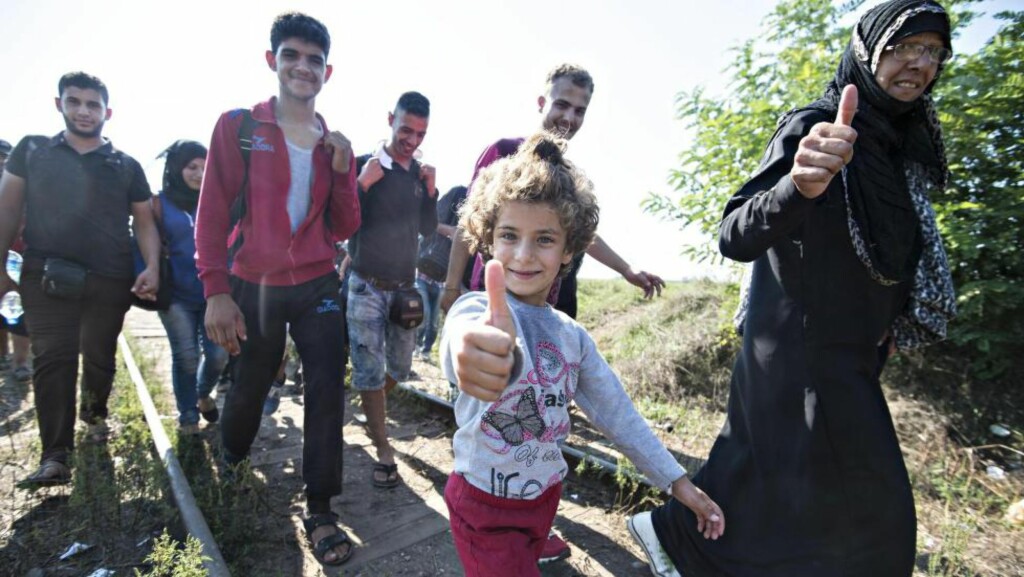 MOT EUROPA: Raghad (5) og familien flyktet fra Syria etter at terrorgruppa IS tok hjembyen deres. Nå håper de på et bedre liv i Europa. Foto: HANS ARNE VEDLOG MOT EUROPA: Raghad (5) og familien flyktet fra Syria etter at terrorgruppa IS tok hjembyen deres. Nå håper de på et bedre liv i Europa. Foto: HANS ARNE VEDLOG