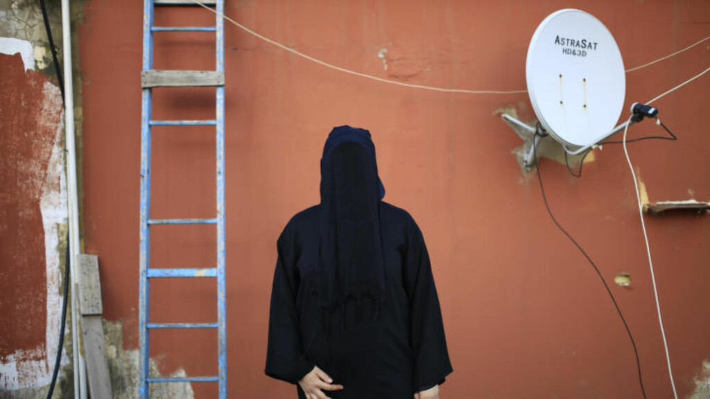 ET RELIGIØST STANDPUNKT: - For de fleste er nikaben et valg, skriver Hassan Ammar, som valgte å ta bildeserien mot de som vil endre på det. (AP Photo/Hassan Ammar) ET RELIGIØST STANDPUNKT: - For de fleste er nikaben et valg, skriver Hassan Ammar, som valgte å ta bildeserien mot de som vil endre på det. (AP Photo/Hassan Ammar)