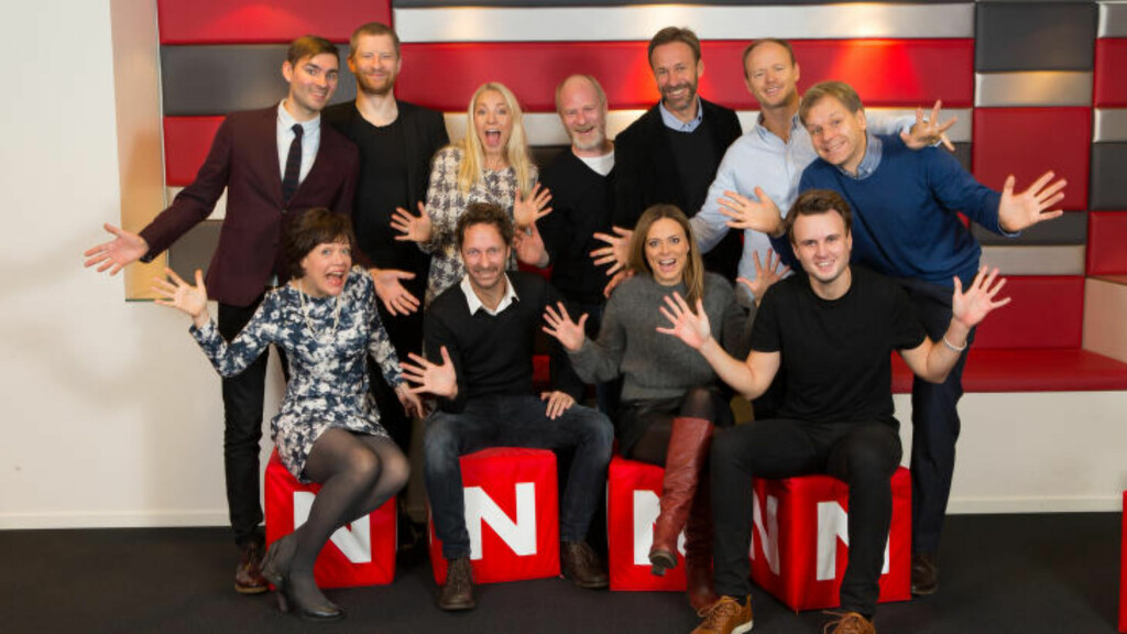 ALLEREDE I STALLEN: TVNorges humorprofiler våren 2015. Bak f.v.: Henrik Thodesen, Odd-Magnus Williamson, Janne Formoe, Eivind Sander, Thomas Giertsen, Harald Eia og Espen Eckbo. Foran f.v.: Lene Kongsvik Johansen, Trond Fausa Åurvåg, Ine Jansen og Kevin Vågenes. Foto: Espen Solli ALLEREDE I STALLEN: TVNorges humorprofiler våren 2015. Bak f.v.: Henrik Thodesen, Odd-Magnus Williamson, Janne Formoe, Eivind Sander, Thomas Giertsen, Harald Eia og Espen Eckbo. Foran f.v.: Lene Kongsvik Johansen, Trond Fausa Åurvåg, Ine Jansen og Kevin Vågenes. Foto: Espen Solli