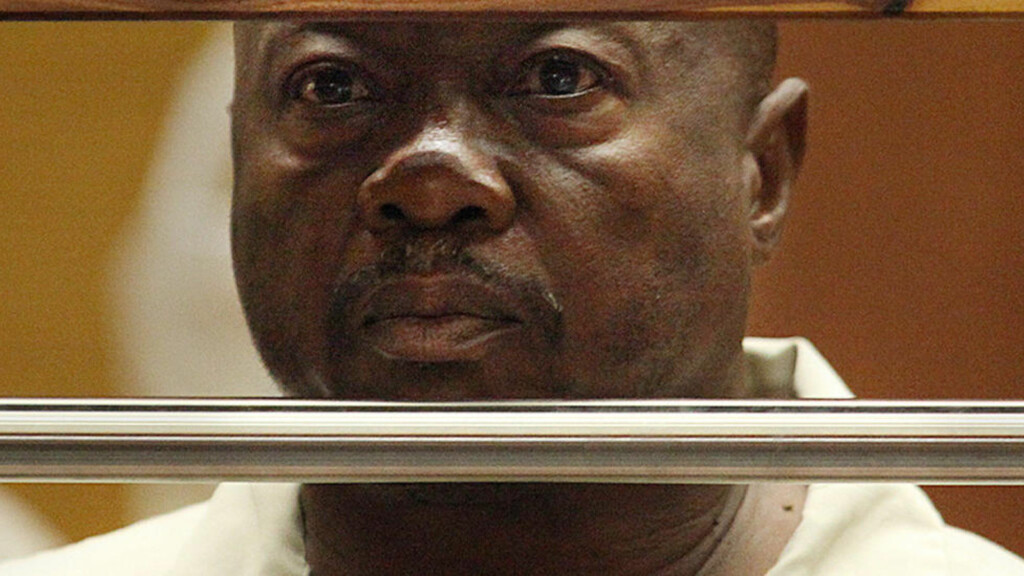 SERIEMORDER: Søppeltømmeren Lonnie David Franklin jr. er tiltalt for ti drap, et drapsforsøk og mistenkt for å stå bak flere andre drap. Bildet er tatt i domstolen i Los Angeles i juli 2010. Foto: AFP SERIEMORDER: Søppeltømmeren Lonnie David Franklin jr. er tiltalt for ti drap, et drapsforsøk og mistenkt for å stå bak flere andre drap. Bildet er tatt i domstolen i Los Angeles i juli 2010. Foto: AFP