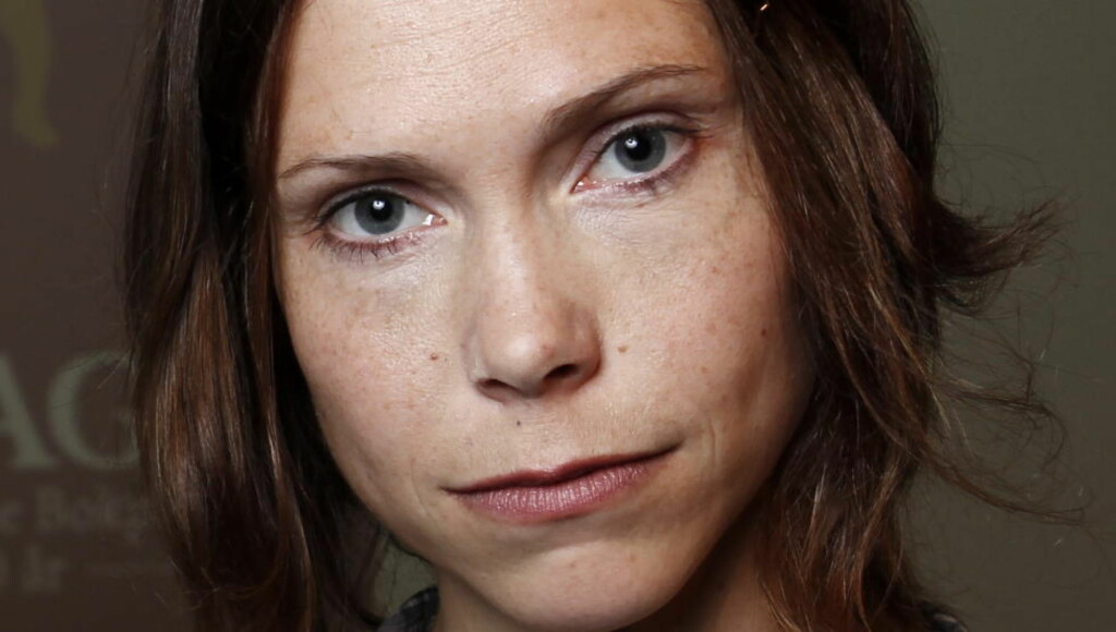 ORIGINAL: Mette Karlsvik har fått god kritikk for bøkene sine, ikke minst for "Bli Bjørk" fra 2012. Årets bok er ikke mainstream, men original og sanselig.
Foto: Erlend Aas / Scanpix ORIGINAL: Mette Karlsvik har fått god kritikk for bøkene sine, ikke minst for "Bli Bjørk" fra 2012. Årets bok er ikke mainstream, men original og sanselig.
Foto: Erlend Aas / Scanpix