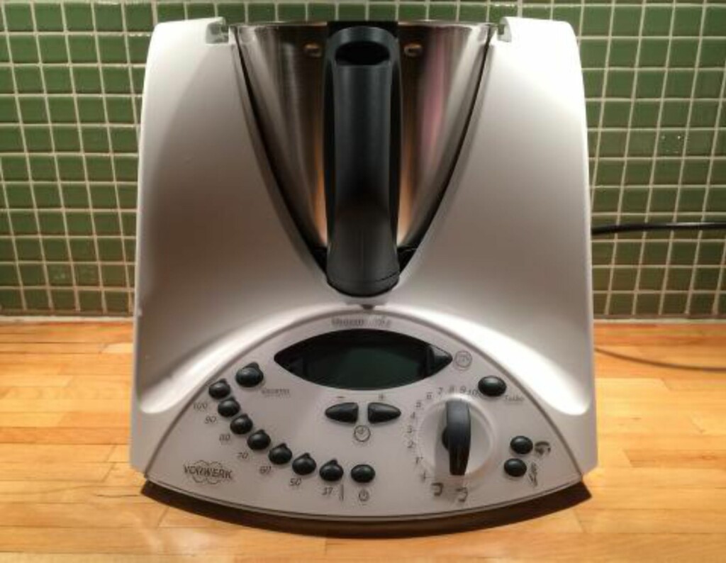 INTUITIV: Enkle ikoner gjør Thermomixen enkel å operere, også før man har fordypet seg i bruksanvisningen. Foto: ELISABETH DALSEG / DINSIDE.NO INTUITIV: Enkle ikoner gjør Thermomixen enkel å operere, også før man har fordypet seg i bruksanvisningen. Foto: ELISABETH DALSEG / DINSIDE.NO