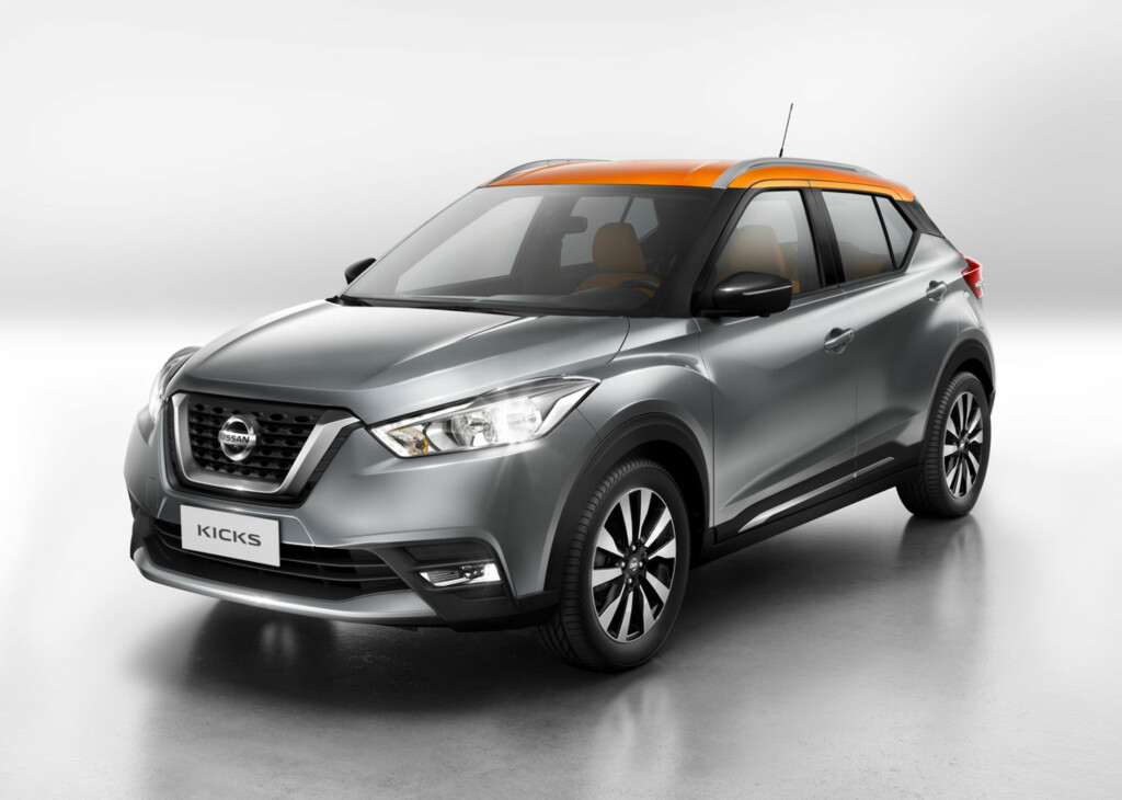 FAMILIEDESIGN: Nissan kaller stilelementene V-grill, bumerang-tema i lyktene og «flytende» tak. Foto: NISSAN FAMILIEDESIGN: Nissan kaller stilelementene V-grill, bumerang-tema i lyktene og «flytende» tak. Foto: NISSAN