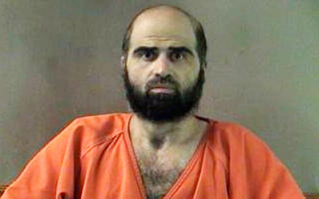 DØMT TIL DØDEN: Psykiater Nidal Hasan (43) er dømt til døden for å ha skutt og drept 13 mennesker på Fort Hood i 2009. Våpenet han brukte, var kjøpt på Guns Galore, i likhet med Lopez'. Foto: POLITIET / AP / NTB SCANPIX DØMT TIL DØDEN: Psykiater Nidal Hasan (43) er dømt til døden for å ha skutt og drept 13 mennesker på Fort Hood i 2009. Våpenet han brukte, var kjøpt på Guns Galore, i likhet med Lopez'. Foto: POLITIET / AP / NTB SCANPIX