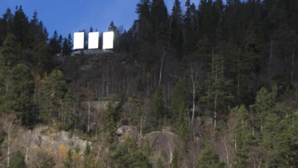 GAMMEL IDE: Speilet, som først ble foreslått installert for hundre år siden, er plassert høyt oppe i fjellsida. Foto: TERJE BENDIKSBY / NTB SCANPIX GAMMEL IDE: Speilet, som først ble foreslått installert for hundre år siden, er plassert høyt oppe i fjellsida. Foto: TERJE BENDIKSBY / NTB SCANPIX