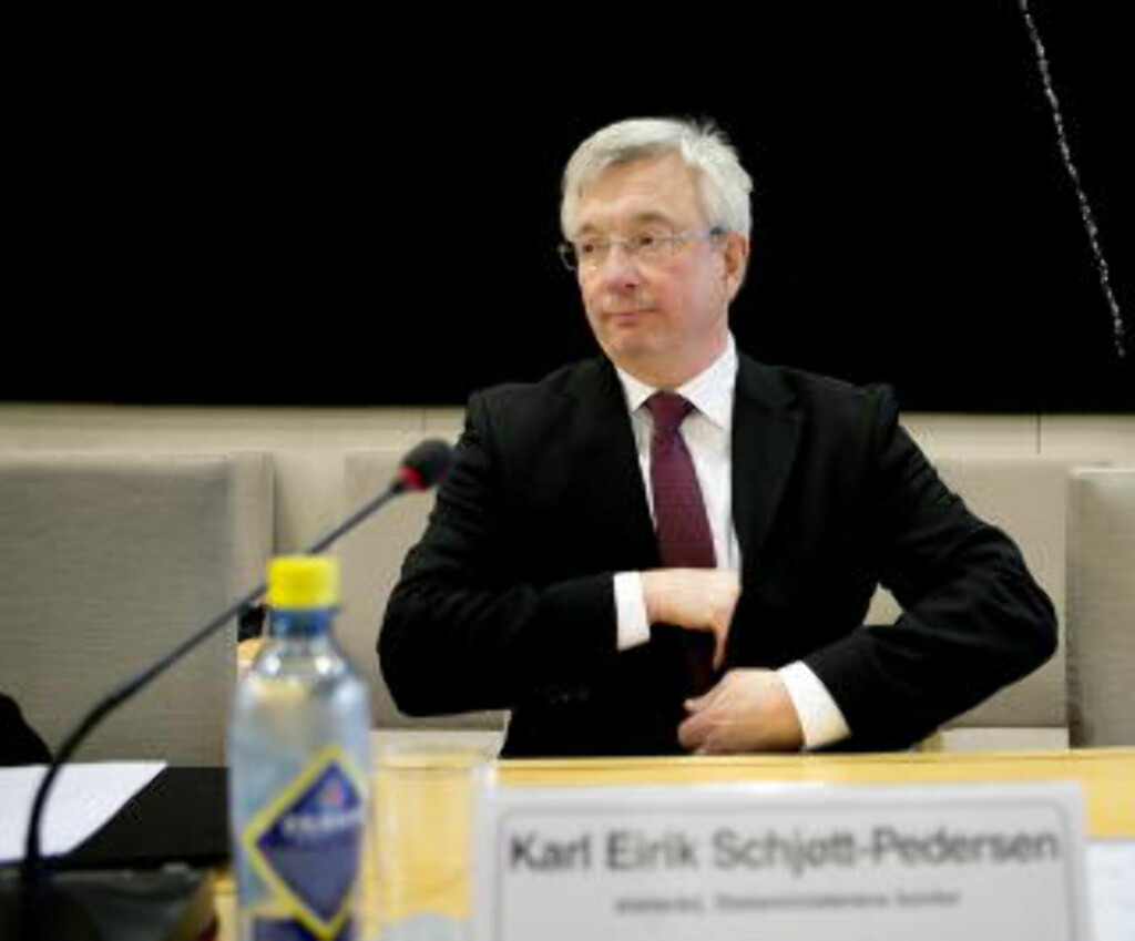 TIL NÆRINGSLIVET: Karl Eirik Schjøtt-Pedersen har lang erfaring fra toppjobber i norsk politikk. Nå vil han til næringslivet.
Foto: Gorm Kallestad / NTB scanpix TIL NÆRINGSLIVET: Karl Eirik Schjøtt-Pedersen har lang erfaring fra toppjobber i norsk politikk. Nå vil han til næringslivet.
Foto: Gorm Kallestad / NTB scanpix