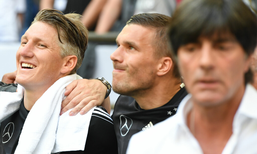 I GJELD: Joachim Löw mener tysk fotball skylder Bastian Schweinsteiger så mye at det var verdt å droppe en testkamp for å lage en fest. FOTO: DPA/Arne Dedert I GJELD: Joachim Löw mener tysk fotball skylder Bastian Schweinsteiger så mye at det var verdt å droppe en testkamp for å lage en fest. FOTO: DPA/Arne Dedert