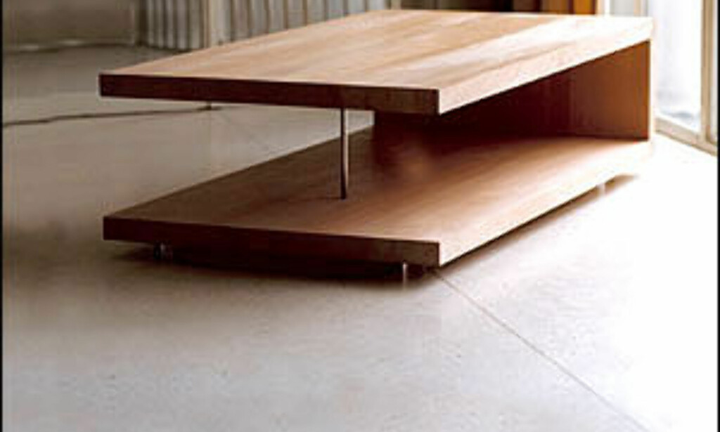 Liggende U heter dette rene bordet av norske Lars Ernst Hole Design. Bordet kan lages etter mål.
Foto: Holedesign.com
Foto: Holedesign.com Liggende U heter dette rene bordet av norske Lars Ernst Hole Design. Bordet kan lages etter mål.
Foto: Holedesign.com
Foto: Holedesign.com