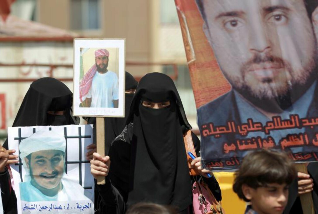 PROTESTERER: Familiemedlemmer av fanger fra Jemen som sitter innesperret på Guantanamo krever at deres kjære slippes fri. Foto: AFP/MOHAMMED HUWAIS/NTB Scanpix PROTESTERER: Familiemedlemmer av fanger fra Jemen som sitter innesperret på Guantanamo krever at deres kjære slippes fri. Foto: AFP/MOHAMMED HUWAIS/NTB Scanpix