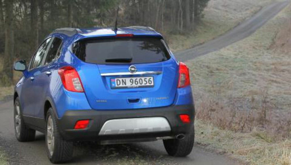 GODT GJORT: Opel Mokka ser ikke verst ut. Det skyldes at Opel har vært langt nede i kista med gode designtriks. Foto: Petter Handeland GODT GJORT: Opel Mokka ser ikke verst ut. Det skyldes at Opel har vært langt nede i kista med gode designtriks. Foto: Petter Handeland