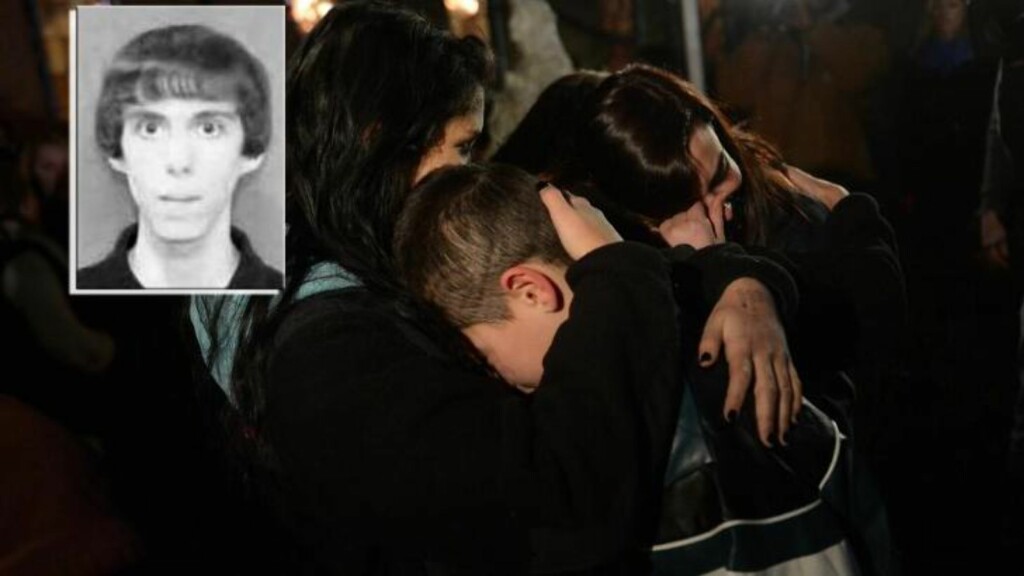 MASSEDRAPSMANN: Adam Lanza (innfelt) drepte 20 barn og seks voksne ved Sandy Hook barneskole i Newtown Connecticut i går. Men før han startet massakren drepte han sin eget mor, som han bodde sammen med. Til slutt tok han selvmord. Foto: Emmanuel Dunand / AFP Photo. MASSEDRAPSMANN: Adam Lanza (innfelt) drepte 20 barn og seks voksne ved Sandy Hook barneskole i Newtown Connecticut i går. Men før han startet massakren drepte han sin eget mor, som han bodde sammen med. Til slutt tok han selvmord. Foto: Emmanuel Dunand / AFP Photo.