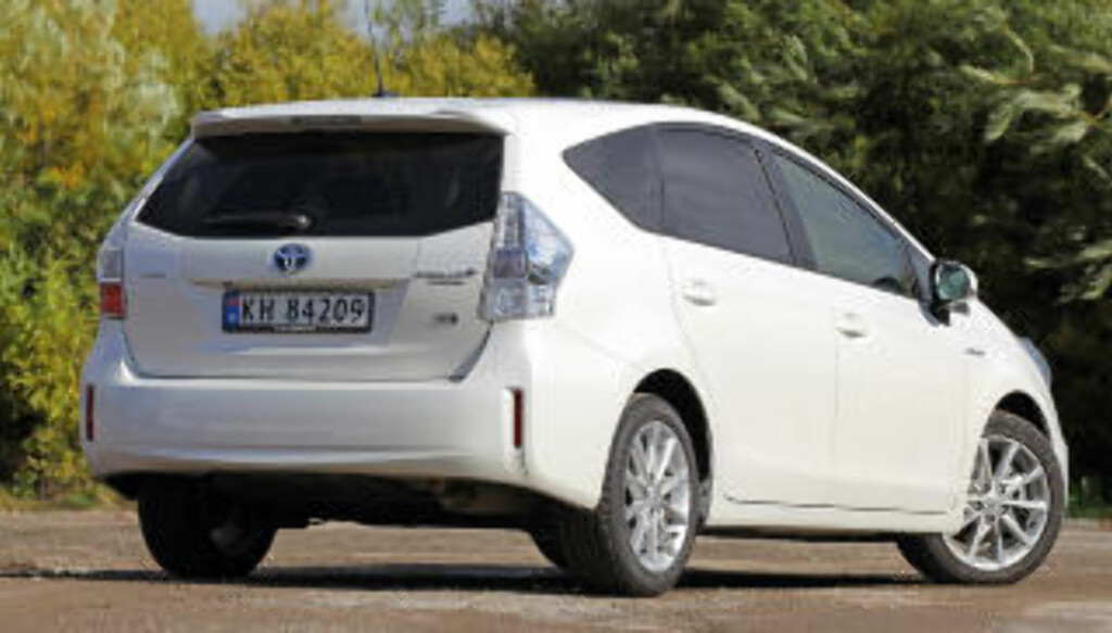 GULL AV GRÅSTEIN: Å lage en sjuseters MPV med en bil som Prius som utgangspunkt blir som å lage gull ut av gråstein. Foto: Petter Handeland GULL AV GRÅSTEIN: Å lage en sjuseters MPV med en bil som Prius som utgangspunkt blir som å lage gull ut av gråstein. Foto: Petter Handeland