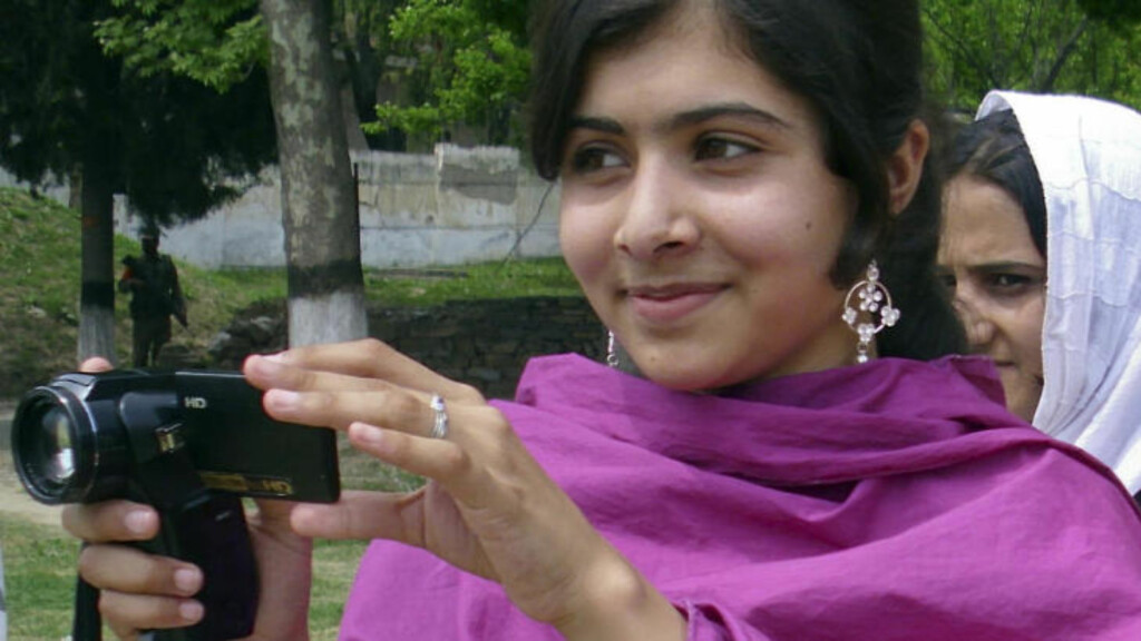 FRITTALENDE: Malala Yousufzai (14) er hardt skadet etter at Taliban skjøt henne i hodet. 14-åringen er kjent for å være svært frittalende. Foto: Hazart Ali Bacha / Reuters / NTB Scanpix FRITTALENDE: Malala Yousufzai (14) er hardt skadet etter at Taliban skjøt henne i hodet. 14-åringen er kjent for å være svært frittalende. Foto: Hazart Ali Bacha / Reuters / NTB Scanpix