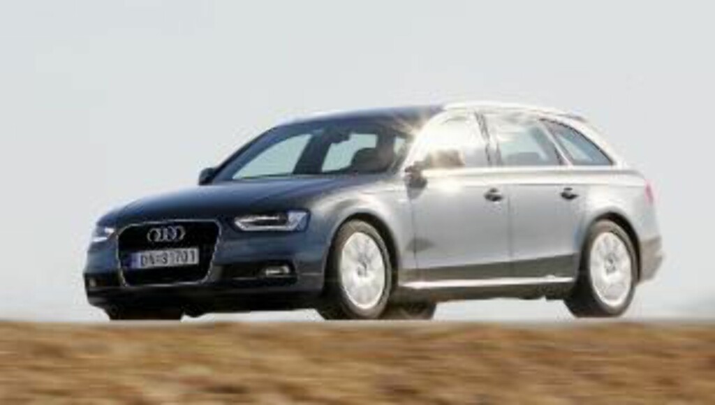 PREMIUM: Nye A4 - om vi kan kalle den det - er veldig lik forgjengeren, men Audi har tatt visse grep som gjør at den fortsatt ser moderne ut. Foto: Petter Handeland PREMIUM: Nye A4 - om vi kan kalle den det - er veldig lik forgjengeren, men Audi har tatt visse grep som gjør at den fortsatt ser moderne ut. Foto: Petter Handeland