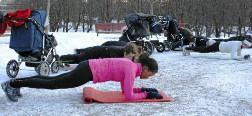 TRENING SOM TERAPI: - Dette fungerer både som trening og terapi for meg, forteller Mariam Løfwander. Hun er i permisjon med sitt andre barn, og gikk på MiniBootCamp i forrige permisjon også. Foto: Marthe Kaasa Færø TRENING SOM TERAPI: - Dette fungerer både som trening og terapi for meg, forteller Mariam Løfwander. Hun er i permisjon med sitt andre barn, og gikk på MiniBootCamp i forrige permisjon også. Foto: Marthe Kaasa Færø