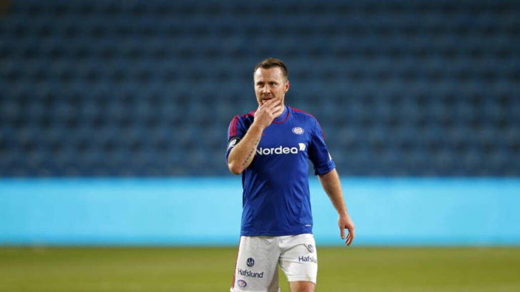 ULIKE VERSJONER: Mens Veigar Pall Gunnarsson hevder han fikk beskjed av Stabæk om at de måtte selge, hevder Stabæk islendingen fikk valget om å bli i klubben.
Foto: Gorm Kallestad / Scanpix ULIKE VERSJONER: Mens Veigar Pall Gunnarsson hevder han fikk beskjed av Stabæk om at de måtte selge, hevder Stabæk islendingen fikk valget om å bli i klubben.
Foto: Gorm Kallestad / Scanpix