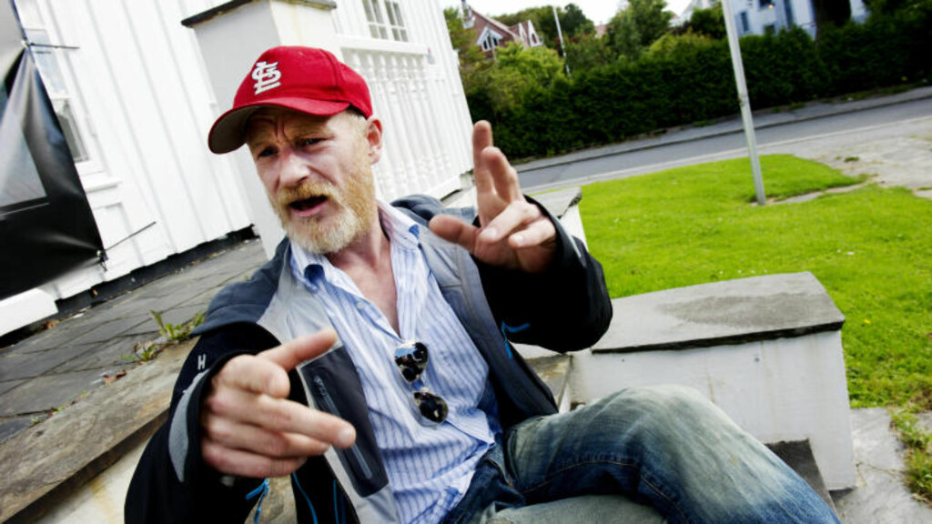 BAD BOY: Skuespiller Eivind Sander beksriver seg selv som en «bad boy» i norsk filmverden. Nå forsøker han å bli grei å jobber med etter å ha levert sin største filmrolle i «Hodejegerne». Foto: Øistein Norum Monsen / DAGBLADET BAD BOY: Skuespiller Eivind Sander beksriver seg selv som en «bad boy» i norsk filmverden. Nå forsøker han å bli grei å jobber med etter å ha levert sin største filmrolle i «Hodejegerne». Foto: Øistein Norum Monsen / DAGBLADET
