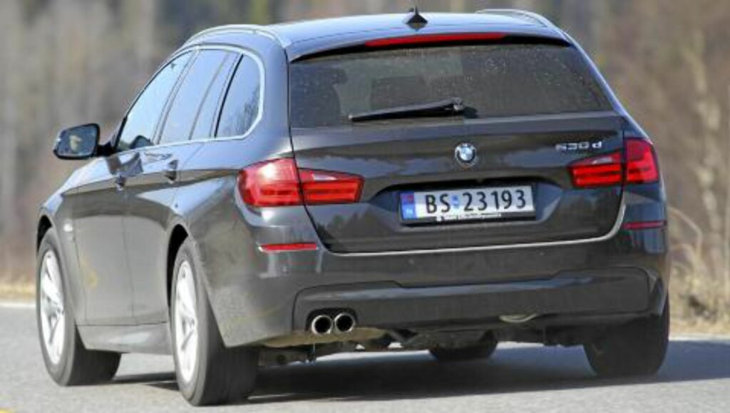 KLISTERKOMFORT: Få andre biler enn BMW 530dA Touring xDrive klarer kombinasjonen av topp komfort og ditto veiegenskaper. Foto: Terje Bjørnsen KLISTERKOMFORT: Få andre biler enn BMW 530dA Touring xDrive klarer kombinasjonen av topp komfort og ditto veiegenskaper. Foto: Terje Bjørnsen