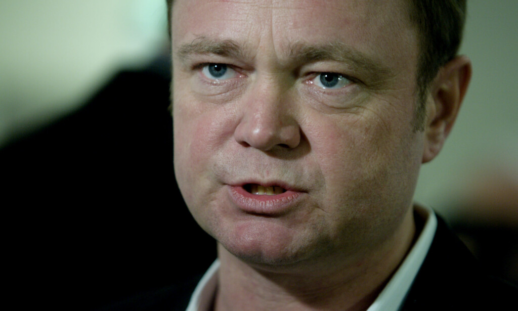 TILLIT: TV2s reporter Fredrik Græsvik mener det er dramatiske tall som ledelsen legger fram. Men vil ha tillit til at de gjør det som trengs for å klare seg i framtida. Foto: Kyrre Lien / SCANPIX TILLIT: TV2s reporter Fredrik Græsvik mener det er dramatiske tall som ledelsen legger fram. Men vil ha tillit til at de gjør det som trengs for å klare seg i framtida. Foto: Kyrre Lien / SCANPIX