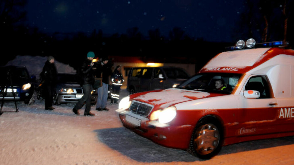 FUNNET DØD: Tre ungdommer fra Hammerfest omkom på fjellet ved Billefjord i Porsanger. Her fraktes en av de omkomne ut og mot Lakselv. Foto: Marius Thorsen / Sagat FUNNET DØD: Tre ungdommer fra Hammerfest omkom på fjellet ved Billefjord i Porsanger. Her fraktes en av de omkomne ut og mot Lakselv. Foto: Marius Thorsen / Sagat