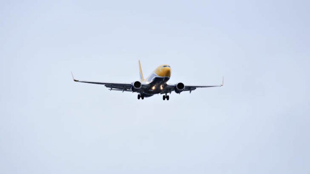 LANDET I ETTERMIDDAG:
Flyet med 4 av de 5 drepte i Algerie på vei til landing på Gardermoen.
Foto: Torbjørn Berg / Dagbladet LANDET I ETTERMIDDAG:
Flyet med 4 av de 5 drepte i Algerie på vei til landing på Gardermoen.
Foto: Torbjørn Berg / Dagbladet