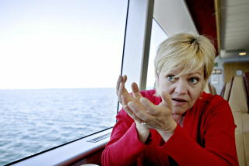 VIL IKKE HA NOE ANNET LIV: - Jeg har verdens mest spennende jobb, og kunne ikke tenke meg noe annet liv, sier Kristin Halvorsen. Foto: TORBJØRN GRØNNING/DAGBLADET VIL IKKE HA NOE ANNET LIV: - Jeg har verdens mest spennende jobb, og kunne ikke tenke meg noe annet liv, sier Kristin Halvorsen. Foto: TORBJØRN GRØNNING/DAGBLADET