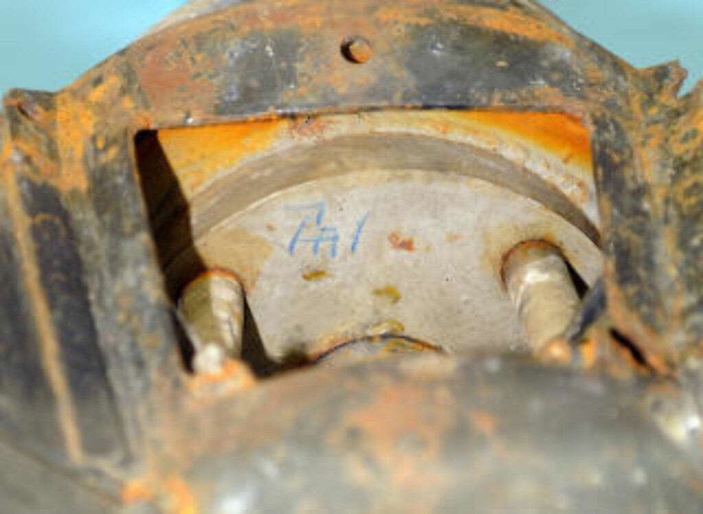 NUMMER 1: Denne angivelige torpedodelen er merket '1 beon' (nummer 1), og inngår i materialet Sør-Korea mener beviser at en Nord-Koreansk torpedo senket korvetten. Foto: AP/JUNG Yeon-je/SCANPIX NUMMER 1: Denne angivelige torpedodelen er merket '1 beon' (nummer 1), og inngår i materialet Sør-Korea mener beviser at en Nord-Koreansk torpedo senket korvetten. Foto: AP/JUNG Yeon-je/SCANPIX
