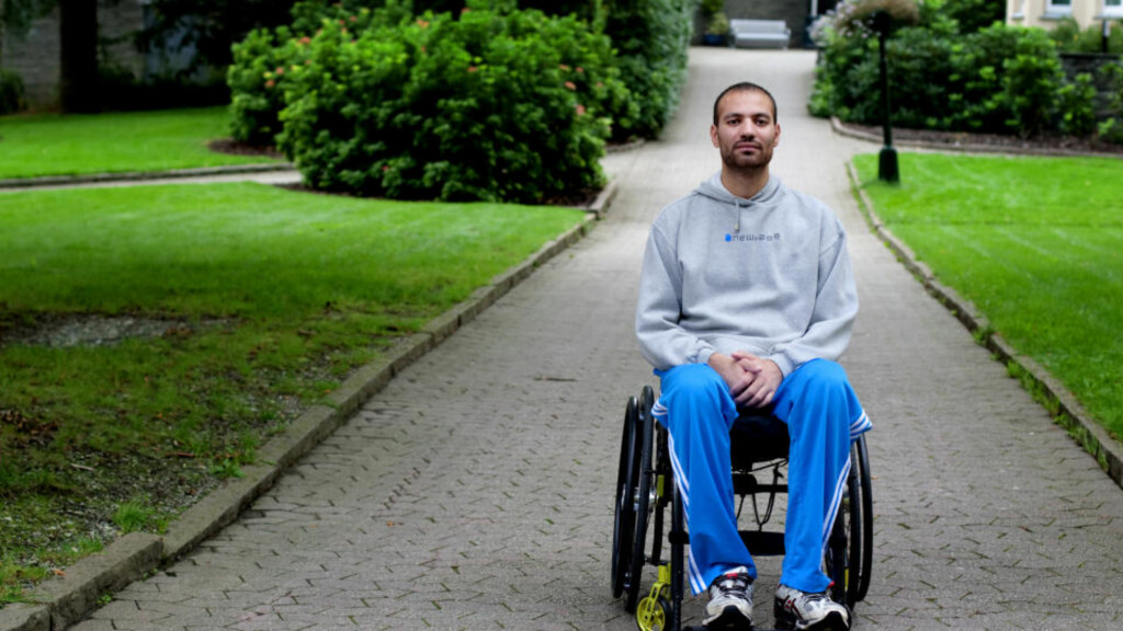 Brått: En alvorlig og sjelden nervesykdom har satt Marco Elsafadi i rullestol. Men han er overbevist om å komme tilbake. Brått: En alvorlig og sjelden nervesykdom har satt Marco Elsafadi i rullestol. Men han er overbevist om å komme tilbake.