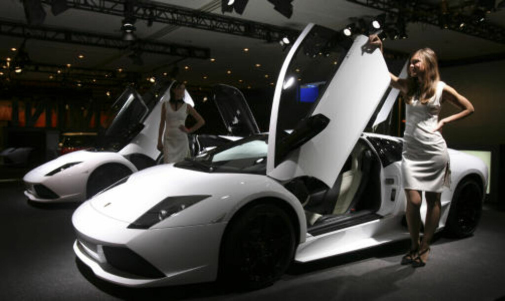 CAREW-KJØP: John Carew har hyppig blitt observert i en hvit Lamborghini Murcielago i Birmingham den siste tida.Foto: SCANPIX/AP Photo/Mark Lennihan CAREW-KJØP: John Carew har hyppig blitt observert i en hvit Lamborghini Murcielago i Birmingham den siste tida.Foto: SCANPIX/AP Photo/Mark Lennihan
