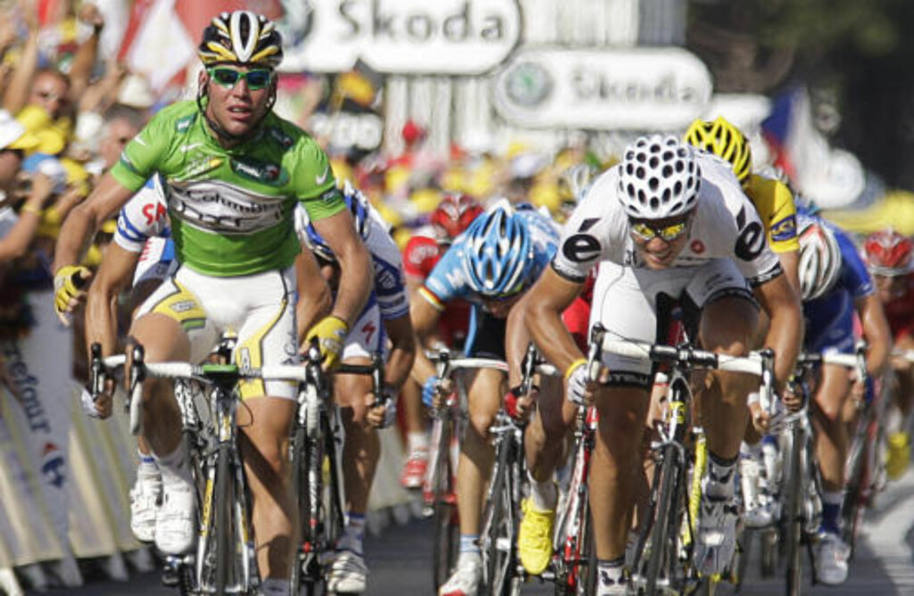 TO ETAPPESEIRE: Mark Cavendish har to etappeseire. Nå er det største målet hans å komme seg til Paris. Foto: AP TO ETAPPESEIRE: Mark Cavendish har to etappeseire. Nå er det største målet hans å komme seg til Paris. Foto: AP