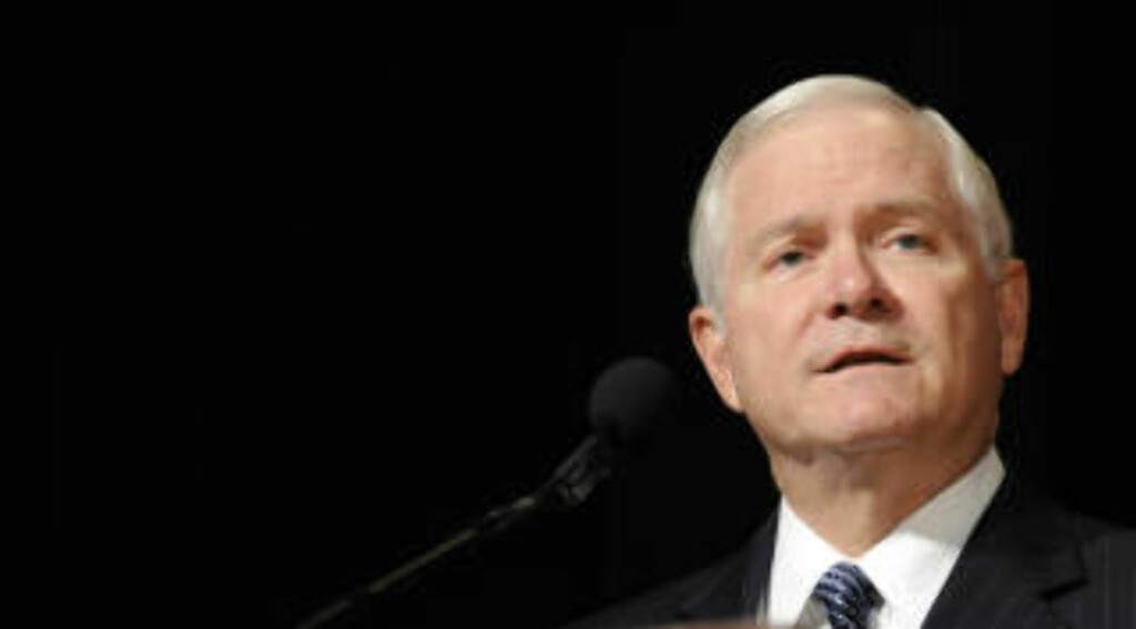 FORSVARSMINISTER? Mange tror Obama beholder Robert Gates som forsvarsminister en periode. Foto: Susan Walsh/SCANPIX FORSVARSMINISTER? Mange tror Obama beholder Robert Gates som forsvarsminister en periode. Foto: Susan Walsh/SCANPIX