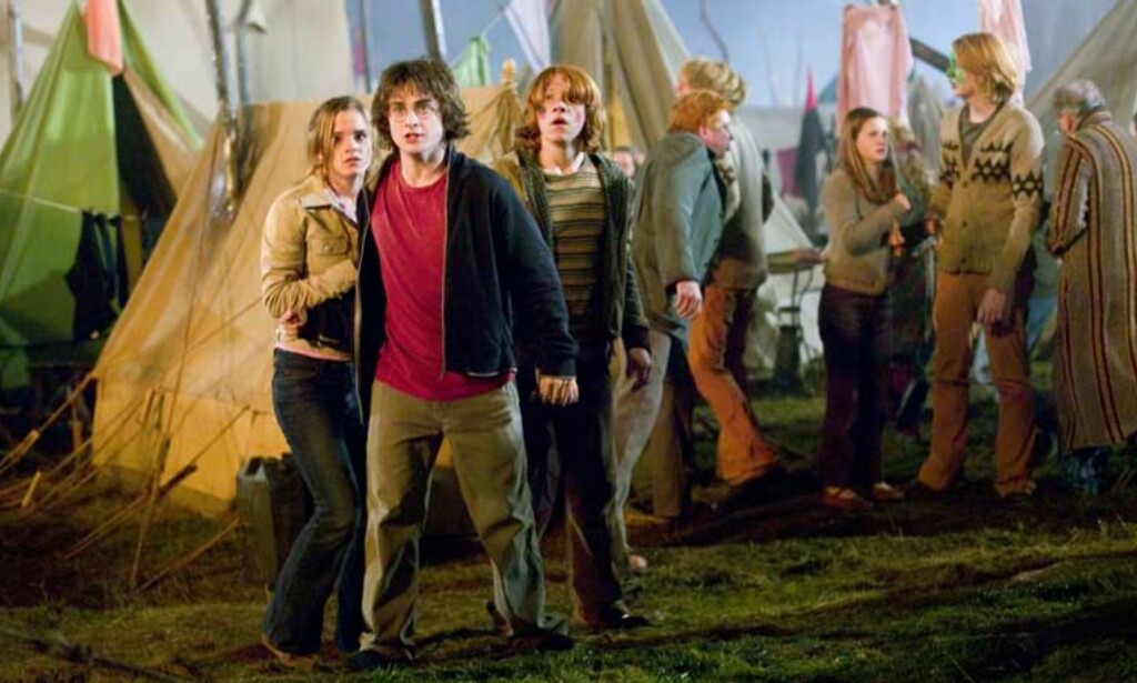 b>200 KRONER DYRERE ENN I IRLAND: Harry Potter - filmaktuell med «Harry Potter og ildbegeret» - har til sammen solgt 700 000 Harry Potter-bøker her til lands. Det er god butikk siden bøker er dyrt i Norge. FOTO: FILMWEB b>200 KRONER DYRERE ENN I IRLAND: Harry Potter - filmaktuell med «Harry Potter og ildbegeret» - har til sammen solgt 700 000 Harry Potter-bøker her til lands. Det er god butikk siden bøker er dyrt i Norge. FOTO: FILMWEB