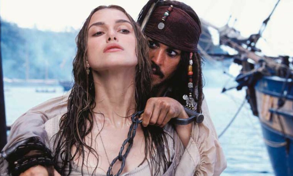 INNHENTET AV VIRKELIGHETEN: Den første «Pirates of the Caribbean»-filmen spilte inn over 5,7 milliarder kroner. Nå har en serie tyverier satt kjepper i hjulene for oppfølgeren. FOTO: FILMWEB INNHENTET AV VIRKELIGHETEN: Den første «Pirates of the Caribbean»-filmen spilte inn over 5,7 milliarder kroner. Nå har en serie tyverier satt kjepper i hjulene for oppfølgeren. FOTO: FILMWEB