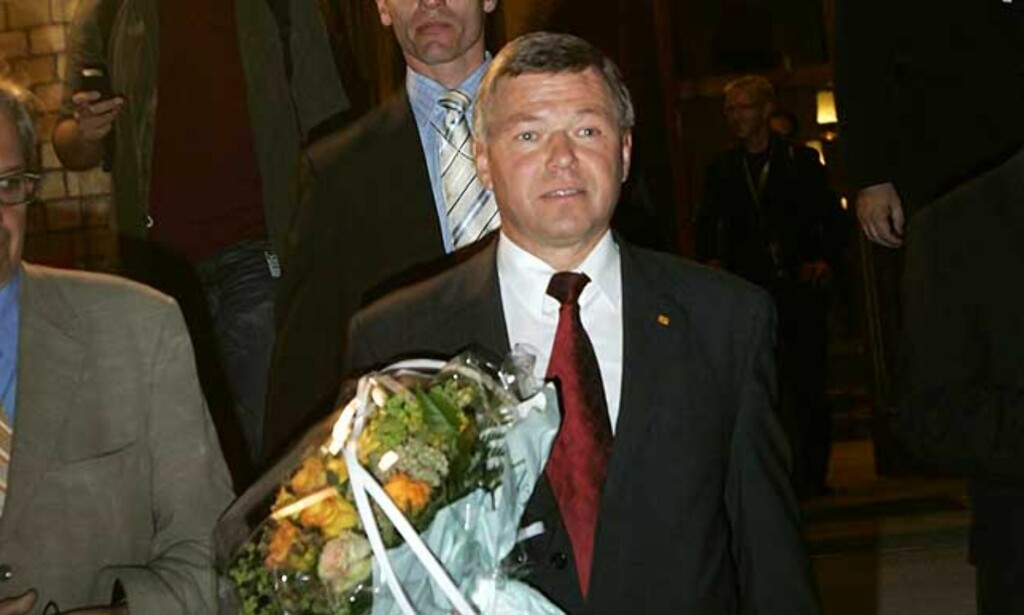 Bondeviks skygge: Ble Gunnar Husan (t.v) omtalt som da han i dag mottok årets «Snill gutt»-statuett. Bondeviks skygge: Ble Gunnar Husan (t.v) omtalt som da han i dag mottok årets «Snill gutt»-statuett.