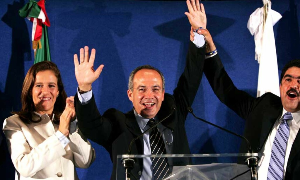 JEG VANT! Både Felipe Calderon (bildet) og motstanderens hans, Andres Manuel Lopez Obrador, har erklært seg selv som vinner at det mexicanske presidentvalget. Foto: AP JEG VANT! Både Felipe Calderon (bildet) og motstanderens hans, Andres Manuel Lopez Obrador, har erklært seg selv som vinner at det mexicanske presidentvalget. Foto: AP