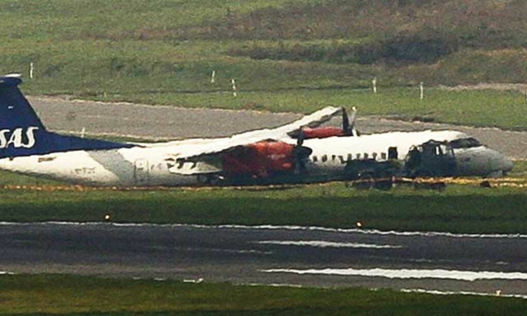 HAVARERT: SK2748 står havarert utenfor rullebanen i Vilnius etter den andre ulykken på en uke der et Dash 8-Q400-fly krasjer på grunn av landingshjul som ikke fungerer. Foto: REUTERS/SCANPIX HAVARERT: SK2748 står havarert utenfor rullebanen i Vilnius etter den andre ulykken på en uke der et Dash 8-Q400-fly krasjer på grunn av landingshjul som ikke fungerer. Foto: REUTERS/SCANPIX