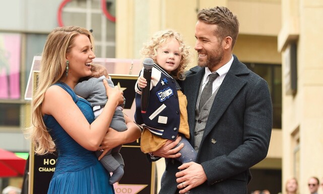 LYKKELIG GIFT: Ryan Reynolds takket Blake Lively for å ha gitt ham to fantastiske barn i sin tale. Foto: Scanpix LYKKELIG GIFT: Ryan Reynolds takket Blake Lively for å ha gitt ham to fantastiske barn i sin tale. Foto: Scanpix