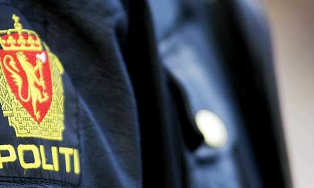 POLITIET BEKLAGER: En trafikkulykke skjedde samtidig med innbruddet. Den aktuelle kvelden hadde ikke politiet i Tønsberg nok ressurser til å dekke begge deler. Nabofelleskapet som pågrep tyven ble oppfordret til å notere tyvens personalia. Illustrasjonsfoto: SCANPIX POLITIET BEKLAGER: En trafikkulykke skjedde samtidig med innbruddet. Den aktuelle kvelden hadde ikke politiet i Tønsberg nok ressurser til å dekke begge deler. Nabofelleskapet som pågrep tyven ble oppfordret til å notere tyvens personalia. Illustrasjonsfoto: SCANPIX