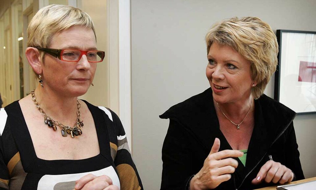 I HARDT VÆR: Ellen Arnstad (t.v.) og Åslaug Haga (t.h.). Foto: GORM KALLESTAD/SCANPIX I HARDT VÆR: Ellen Arnstad (t.v.) og Åslaug Haga (t.h.). Foto: GORM KALLESTAD/SCANPIX