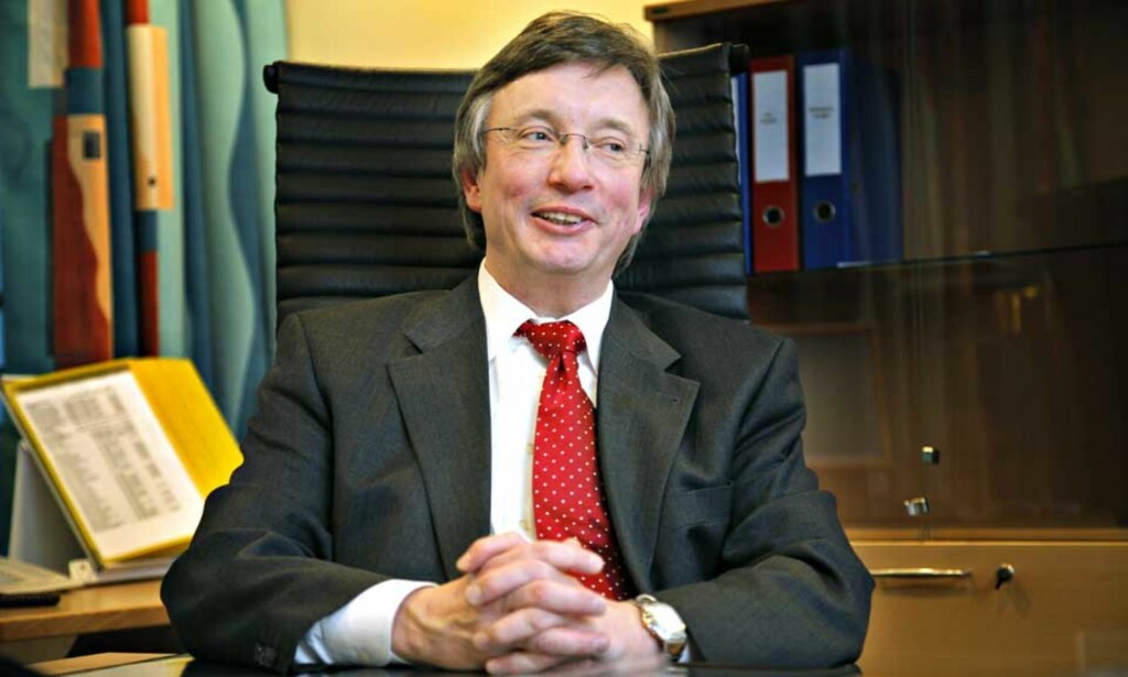 TILBAKEHOLDER: Statsministerens kontor vil ikke gi offentligheten innsyn i referatet fra samtalene mellom stabssjef Karl Eirik Schjøtt-Pedersen og DnB NOR-sjef Rune Bjerke. Foto: Jacques Hvistendahl/Dagbladet TILBAKEHOLDER: Statsministerens kontor vil ikke gi offentligheten innsyn i referatet fra samtalene mellom stabssjef Karl Eirik Schjøtt-Pedersen og DnB NOR-sjef Rune Bjerke. Foto: Jacques Hvistendahl/Dagbladet