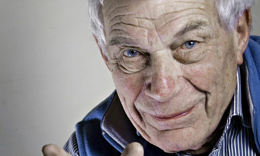 MINNEORD: Harald Flor skriver i dag om den nylig avdøde forfatter, forteller, fotograf og kunstkritiker, John Berger.
Foto: Salvatore di Nolfi / EPA / NTB Scanpix<div><br></div> MINNEORD: Harald Flor skriver i dag om den nylig avdøde forfatter, forteller, fotograf og kunstkritiker, John Berger.
Foto: Salvatore di Nolfi / EPA / NTB Scanpix<div><br></div>