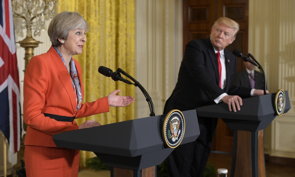 PÅ BESØK: Storbritannias statsminister Theresa May sammen med president Donald Trump under en pressekonferanse i Washington, fredag 27.januar 2017. Foto: AFP PHOTO / MANDEL NGAN PÅ BESØK: Storbritannias statsminister Theresa May sammen med president Donald Trump under en pressekonferanse i Washington, fredag 27.januar 2017. Foto: AFP PHOTO / MANDEL NGAN