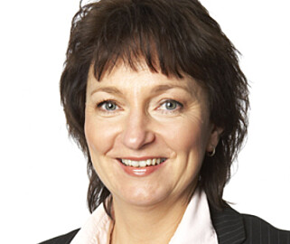 – BRANSJEGLIDNING: Generalsekretær Inger-Lise M. Nøstvik i Norsk Petroleumsinstitutt forklarer at bensinstasjonene har forandret sin rolle med årene. Foto: NP – BRANSJEGLIDNING: Generalsekretær Inger-Lise M. Nøstvik i Norsk Petroleumsinstitutt forklarer at bensinstasjonene har forandret sin rolle med årene. Foto: NP