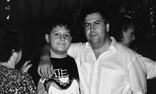 FAR OG SØNN: Pablo Escobar ble drept i 1993. Her et bilde sammen med sønnen Juan Pablo Escobar. Foto: Fra boka FAR OG SØNN: Pablo Escobar ble drept i 1993. Her et bilde sammen med sønnen Juan Pablo Escobar. Foto: Fra boka