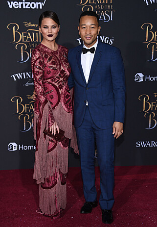 STOLT: John Legend er stolt for at kona Chrissy Teigen skriver åpent om fødselsdepresjonen. Foto: NTB scanpix STOLT: John Legend er stolt for at kona Chrissy Teigen skriver åpent om fødselsdepresjonen. Foto: NTB scanpix